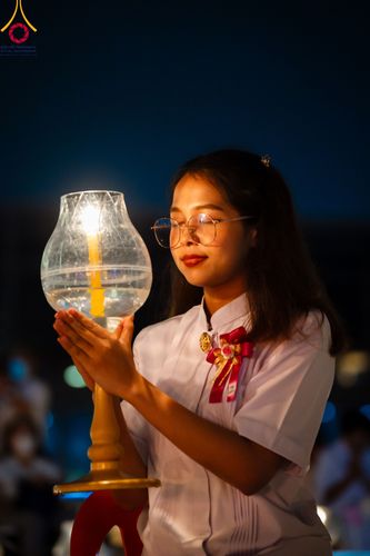 ภาพ No.90320:พิธีจุดประทีป 20,000 ดวง บูชาพระมหาธรรมกายเจดีย์ และบูชาพระมงคลเทพมุนี(สด จนฺทสโร) พระผู้ปราบมาร วันอังคารที่ 10 ตุลาคม พ.ศ. 2566 ณ ลานธรรมพระมหาธรรมกายเจดีย์ วัดพระธรรมกาย จ.ปทุมธานี
