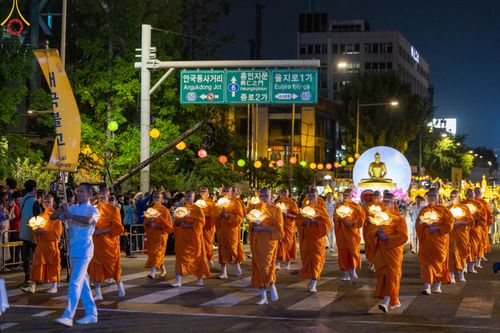 ภาพ No.81111:Lotus Lantern Festival 2023  เทศกาลโคมดอกบัว เนื่องในวันวิสาขบูชา   ของชาวพุทธทุกชาติ ทุกนิกาย ในสาธารณรัฐเกาหลีใต้ วันที่ 20-21 พฤษภาคม พ.ศ. 2566