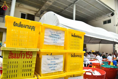 ภาพ No.325266:วันที่ 24-25 เมษายน พ.ศ.2569  เจ้าหน้าที่และอาสาสมัครรับบุญเก็บงานล้างภาชนะ งานถวายมหาสังฆทาน 40,000 กว่าวัดทั่วประเทศ  ณ โรงครัว 71 ปีวัดพระธรรมกาย