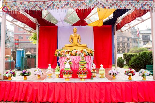 ภาพ No.313390:วันพฤหัสบดีที่ 12 มีนาคม พ.ศ. 2569 พิธีมอบบาตรและผ้าไตรในโครงการบรรพชาสามเณร 500 รูป  ณ นาคบาฮาล (Nagbahal) ประเทศเนปาล