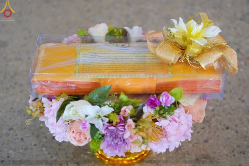 ภาพ No.51945:ประมวลภาพพิธีกฐินสัมฤทธิ์ ปีที่ 15 และกฐินสมทบ วัดกัลยาณมิตรทั้งภายในและต่างประเทศ ปีที่ 5