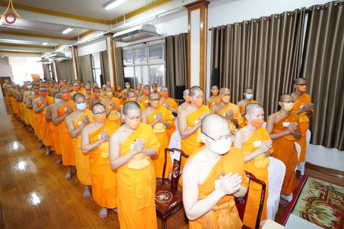 ภาพ No.49799:ประมวลภาพพิธีมอบทุนการศึกษา นักเรียนนักศึกษา-พระภิกษุผู้สอบได้ ป.ธ. 3, 6, 9 สำนักเรียนคณะสงฆ์ปทุมฯ ประจำปี 2565 ณ วัดเขียนเขตพระอารามหลวง จ.ปทุมธานี