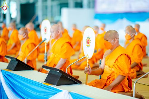 ภาพ No.51947:ประมวลภาพพิธีกฐินสัมฤทธิ์ ปีที่ 15 และกฐินสมทบ วัดกัลยาณมิตรทั้งภายในและต่างประเทศ ปีที่ 5