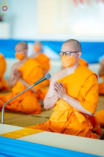 ภาพ No.51949:ประมวลภาพพิธีกฐินสัมฤทธิ์ ปีที่ 15 และกฐินสมทบ วัดกัลยาณมิตรทั้งภายในและต่างประเทศ ปีที่ 5