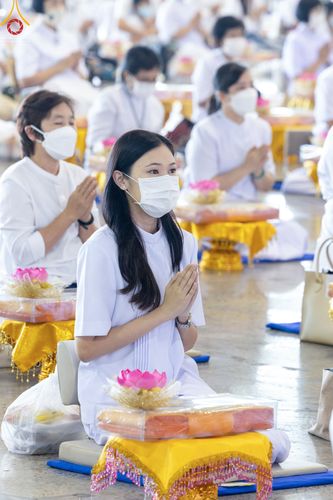 ภาพ No.51953:ประมวลภาพพิธีกฐินสัมฤทธิ์ ปีที่ 15 และกฐินสมทบ วัดกัลยาณมิตรทั้งภายในและต่างประเทศ ปีที่ 5