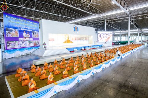 ภาพ No.51954:ประมวลภาพพิธีกฐินสัมฤทธิ์ ปีที่ 15 และกฐินสมทบ วัดกัลยาณมิตรทั้งภายในและต่างประเทศ ปีที่ 5