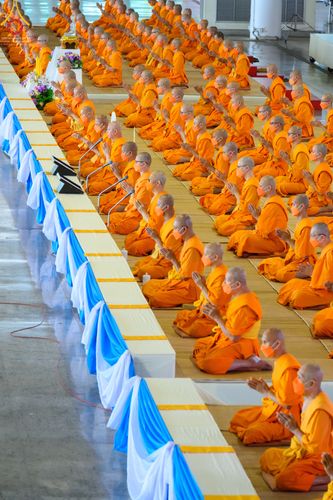 ภาพ No.51957:ประมวลภาพพิธีกฐินสัมฤทธิ์ ปีที่ 15 และกฐินสมทบ วัดกัลยาณมิตรทั้งภายในและต่างประเทศ ปีที่ 5