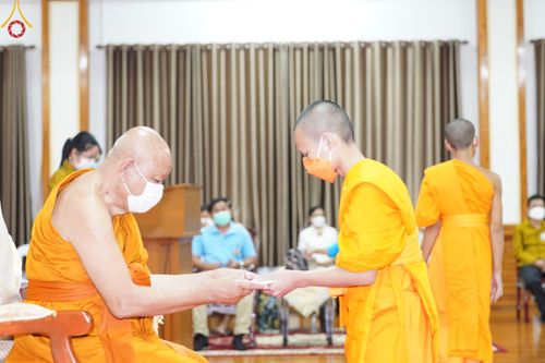 ภาพ No.49814:ประมวลภาพพิธีมอบทุนการศึกษา นักเรียนนักศึกษา-พระภิกษุผู้สอบได้ ป.ธ. 3, 6, 9 สำนักเรียนคณะสงฆ์ปทุมฯ ประจำปี 2565 ณ วัดเขียนเขตพระอารามหลวง จ.ปทุมธานี