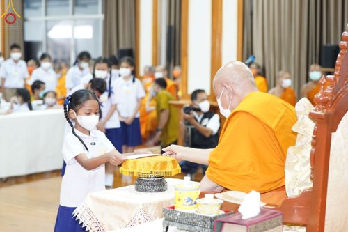 ภาพ No.49817:ประมวลภาพพิธีมอบทุนการศึกษา นักเรียนนักศึกษา-พระภิกษุผู้สอบได้ ป.ธ. 3, 6, 9 สำนักเรียนคณะสงฆ์ปทุมฯ ประจำปี 2565 ณ วัดเขียนเขตพระอารามหลวง จ.ปทุมธานี