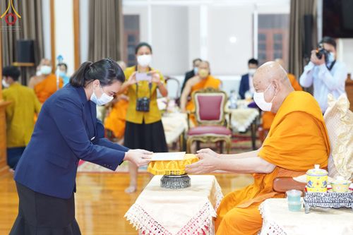 ภาพ No.49824:ประมวลภาพพิธีมอบทุนการศึกษา นักเรียนนักศึกษา-พระภิกษุผู้สอบได้ ป.ธ. 3, 6, 9 สำนักเรียนคณะสงฆ์ปทุมฯ ประจำปี 2565 ณ วัดเขียนเขตพระอารามหลวง จ.ปทุมธานี