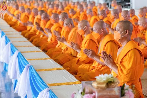 ภาพ No.51967:ประมวลภาพพิธีกฐินสัมฤทธิ์ ปีที่ 15 และกฐินสมทบ วัดกัลยาณมิตรทั้งภายในและต่างประเทศ ปีที่ 5