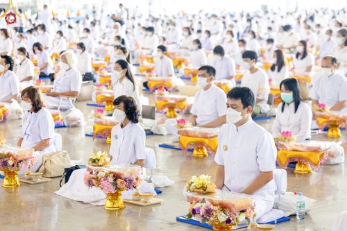 ภาพ No.51978:ประมวลภาพพิธีกฐินสัมฤทธิ์ ปีที่ 15 และกฐินสมทบ วัดกัลยาณมิตรทั้งภายในและต่างประเทศ ปีที่ 5