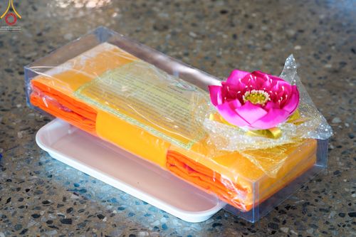 ภาพ No.51976:ประมวลภาพพิธีกฐินสัมฤทธิ์ ปีที่ 15 และกฐินสมทบ วัดกัลยาณมิตรทั้งภายในและต่างประเทศ ปีที่ 5