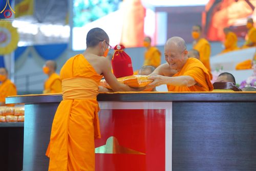 ภาพ No.51778:พิธีมุทิตาสักการะ พระภิกษุ-สามเณรผู้สอบผ่านเปรียญธรรม 9,6,3 ประโยค สาธุชนผู้สอบผ่านบาลีศึกษา 9,6,3 ประโยค ปีพุทธศักราช 2563-2565