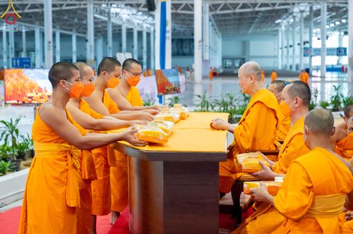 ภาพ No.51777:พิธีมุทิตาสักการะ พระภิกษุ-สามเณรผู้สอบผ่านเปรียญธรรม 9,6,3 ประโยค สาธุชนผู้สอบผ่านบาลีศึกษา 9,6,3 ประโยค ปีพุทธศักราช 2563-2565