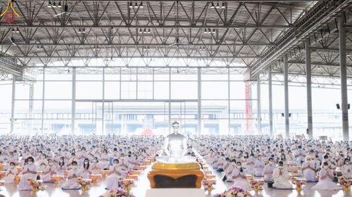 ภาพ No.51992:ประมวลภาพพิธีกฐินสัมฤทธิ์ ปีที่ 15 และกฐินสมทบ วัดกัลยาณมิตรทั้งภายในและต่างประเทศ ปีที่ 5