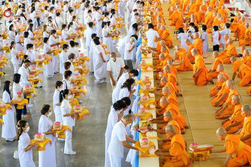 ภาพ No.52003:ประมวลภาพพิธีกฐินสัมฤทธิ์ ปีที่ 15 และกฐินสมทบ วัดกัลยาณมิตรทั้งภายในและต่างประเทศ ปีที่ 5