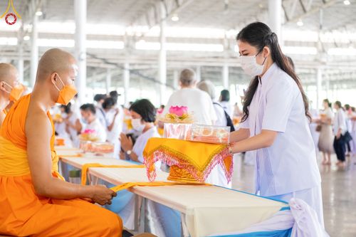 ภาพ No.52008:ประมวลภาพพิธีกฐินสัมฤทธิ์ ปีที่ 15 และกฐินสมทบ วัดกัลยาณมิตรทั้งภายในและต่างประเทศ ปีที่ 5