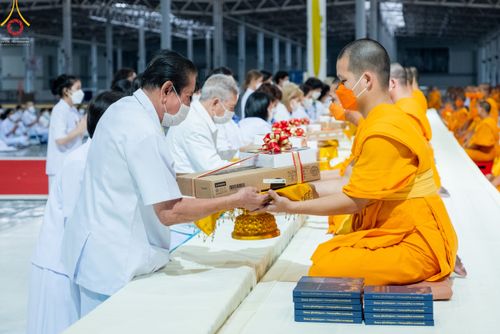 ภาพ No.51843:พิธีมุทิตาสักการะ พระภิกษุ-สามเณรผู้สอบผ่านเปรียญธรรม 9,6,3 ประโยค สาธุชนผู้สอบผ่านบาลีศึกษา 9,6,3 ประโยค ปีพุทธศักราช 2563-2565