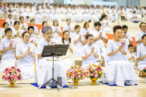 ภาพ No.281063:วันที่ 21 ธันวาคม พ.ศ.2568 พิธีมุทิตาหลวงพ่อทัตตชีโว ณ ห้องแก้วสารพัดนึก วัดพระธรรมกาย