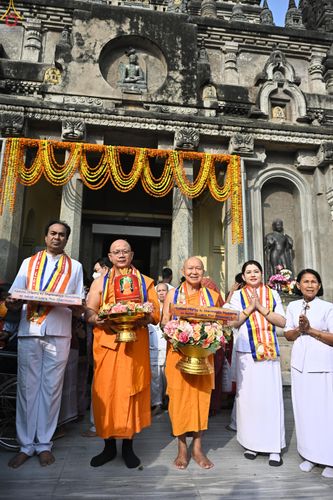 ภาพ No.278934:วันที่ 5 พฤศจิกายน 2568 กฐินสมทบวัดต่างประเทศ โดยคณะศิษยานุศิษย์ บูชาธรรม 81 ปี หลวงพ่อธัมมชโย ณ วัดมหาโพธิ์ เมืองพุทธคยา ถวายแด่  วัดพุทธนานาชาติเพื่อสวัสดิการสากล  (Buddha International Welfare Mission)  เมืองพุทธคยา ประเทศอินเดีย