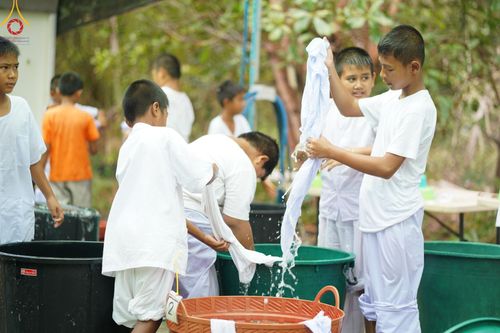 ภาพ No.61888:โครงการบรรพชาสามเณร เพื่อฟื้นฟูพระพุทธศาสนาทั่วไทย ณ ศูนย์อบรมที่พักสงฆ์บ้านร่มเย็น จ.นราธิวาส วันที่ 1 เมษายน พ.ศ. 2567
