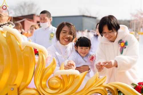 ภาพ No.132242:พิธีประดิษฐานยอดอุโบสถ บูชาธรรม 80 ปี หลวงพ่อธัมมชโย ณ วัดพระธรรมกายโทชิหงิ ประเทศญี่ปุ่น วันอาทิตย์ที่ 24 มีนาคม พ.ศ. 2567