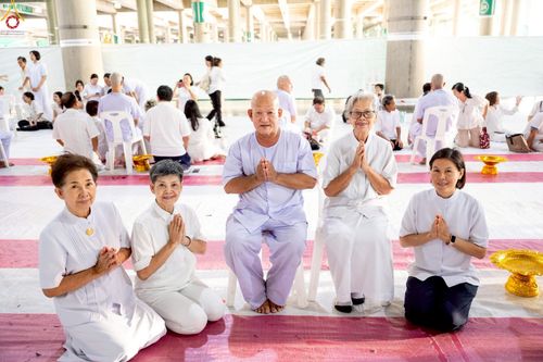 ภาพ No.248666:วันที่ 28 กันยายน พ.ศ. 2568 พิธีตัดปอยผม และปลงผม โครงการอุปสมบทบูชาธรรม 141 ปี พระมงคลเทพมุนี ณ วิหารคด วัดพระธรรมกาย