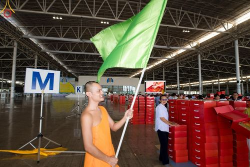 ภาพ No.212323:วันพุธที่ 19 มีนาคม พ.ศ. 2568 การบรรจุไทยธรรมลงกล่องสำเร็จ 43,500 กล่อง เพื่อถวายแด่พระสังฆาธิการ 40,000 กว่าวัดทั่วไทย ในวันคุ้มครองโลก 22 เมษายน พ.ศ. 2568 ณ บ้านแก้วเรือนทองคุณยายฯ วัดพระธรรมกาย