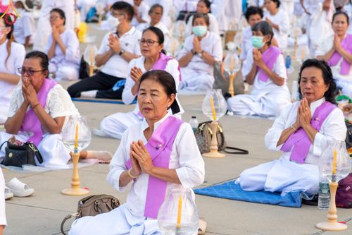ภาพ No.122040:พิธีจุดประทีปถวายเป็นพุทธบูชา และบูชาธรรมมหาปูชนียาจารย์ พระมงคลเทพมุนี(สด จนฺทสโร) ในโครงการธรรมยาตรา กตัญญูบูชา มหาปูชนียาจารย์ พระมงคลเทพมุนี(สด จนฺทสโร) พระผู้ปราบมาร อนุสรณ์สถาน 7 แห่ง ปีที่ 12 วันที่ 31 มกราคม พ.ศ. 2567 ณ วัดพระธรรมกาย จ.ปทุมธานี
