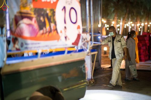 ภาพ No.108328:V.5 ทุ่มพลัง การเตรียมงาน เก็บงาน การรับบุญของเจ้าหน้าที่หน่วยงานต่างๆ เพื่อโครงการธรรมยาตรา กตัญญูบูชามหาปูชนียาจารย์ พระมงคลเทพมุนี (สด จนฺทสโร) พระผู้ปราบมาร อนุสรณ์สถาน 7 แห่ง ปีที่ 12 ระหว่างวันที่ 2 - 31 มกราคม พ.ศ. 2567