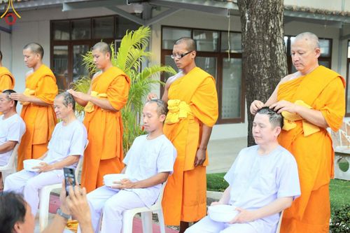 ภาพ No.216753:วันอาทิตย์ที่ 6 เมษายน พ.ศ. 2568 พิธีตัดปอยผม และปลงผมนาคธรรมทายาท โครงการบวชบูชาธรรม81ปี หลวงพ่อธัมมชโย โครงการ 1 และ 2 โครงการนานาชาติ AEC&WAB รุ่น CEO (ผู้บริหาร) รุ่นที่4 ณ หมู่บ้านบรรลุธรรม วัดพระธรรมกาย