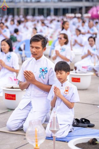 ภาพ No.160487:พิธีปลูกต้นทรัพย์บานชื่น ณ ลานธรรม พระมหาธรรมกายเจดีย์ วัดพระธรรมกาย จ.ปทุมธานี วันพฤหัสบดีที่ 10 ตุลาคม พ.ศ. 2567