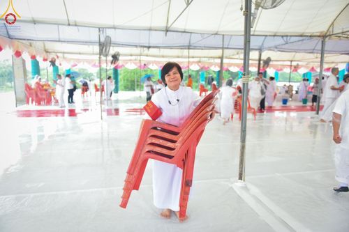 ภาพ No.146628:พิธีทอดผ้าป่าสร้างหลังคาอาคาร 80 ปี หลวงพ่อธัมมชโย ณ ศูนย์ปฎิบัติธรรมวิหารแดง จังหวัดสระบุรี วันอาทิตย์ที่ 28 กรกฎาคม พ.ศ. 2567