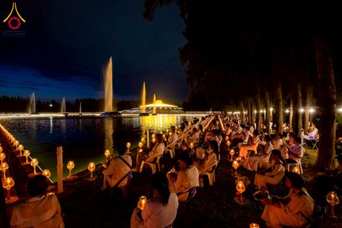 ภาพ No.266364:วันพุธที่ 5 พฤศจิกายน พ.ศ. 2568 (วันพระ ขึ้น 15 ค่ำ เดือน 12) พิธีลอยกระทงธรรม  ณ สระมหาเศรษฐีทะเลบุญ มหาวิหารพระมงคลเทพมุนี วัดพระธรรมกาย จ.ปทุมธานี