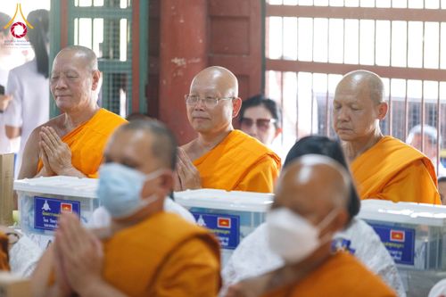 ภาพ No.202212:พิธีเจริญพระพุทธมนต์ ปฏิบัติธรรม มอบทุนการศึกษา ถวายสังฆทาน 108 วัด เพื่อถวายเป็นพุทธบูชา และขับเคลื่อนโครงการหมู่บ้านรักษาศีล 5 โดยคณะสงฆ์จังหวัดนครปฐม คณะศิษยานุศิษย์วัดพระธรรมกาย โครงการธรรมยาตรา ปีที่ 13 ณ วัดบางปลา อำเภอบางเลน จังหวัดนครปฐม