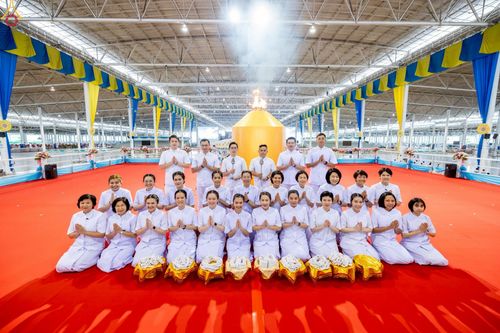 ภาพ No.234023:วันอาทิตย์ที่ 20 กรกฎาคม พ.ศ.2568 พิธีจุดเทียนใจ ไฟนิรันด์ อนันตชัย วัดพระธรรมกาย