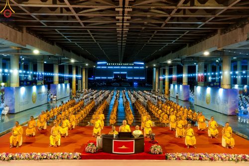 ภาพ No.150372:พิธีจุดประทีป และพิธีฉลองชัยสวดมนต์ บทธัมมจักกัปปวัตตนสูตร ครบ 6,668,272,727 จบ เนื่องในวันธรรมชัย 27 สิงหาคม พ.ศ. 2567 ณ มหารัตนวิหารคด วัดพระธรรมกาย