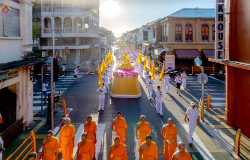 ภาพ No.248785:วันที่ 20 กันยายน พ.ศ. 2568 พิธีอัญเชิญรูปหล่อหลวงปู่วัดปากน้ำ ภาษีเจริญ จากวัดมงคลนิมิตร พระอารามหลวง เพื่อประดิษฐาน ณ วิหารพระมงคลเทพมุนี (สด จนฺทสโร)  ศูนย์ปฏิบัติธรรมภูเก็ต จ.ภูเก็ต