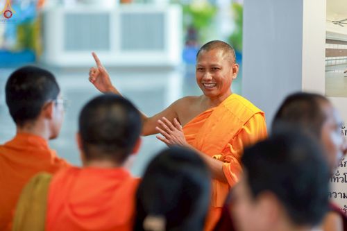 ภาพ No.236000:วันที่ 3 สิงหาคม พ.ศ. 2568 ภาพบรรยากาศ การต้อนรับปฎิสันถาร ของคณะสงฆ์ ในวันสมาธิโลก พิธีถวายมหาสังฆทาน 2,000 กว่าวัด ณ วัดพระธรรมกาย