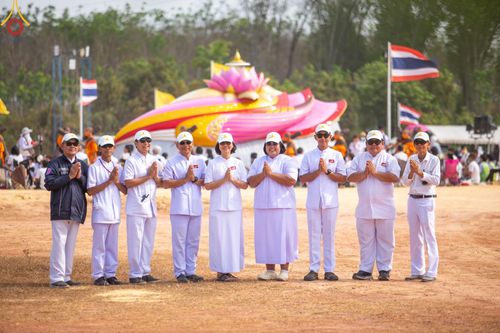 ภาพ No.130070:V.34 เพื่อธรรมเพื่อบางกล่ำ การรับบุญของเจ้าหน้าที่หน่วยงานต่างๆ  เพื่องานธรรมยาตราอัญเชิญพระบรมสารีริกธาตุ ประดิษฐาน ณ มหารัตนเจดีย์สิริปทุมสวรรค์ (เจดีย์อริยพุทธะ 5 พระองค์) ณ ศูนย์ปฏิบัติธรรมภาคใต้ อ.บางกล่ำ จ.สงขลา ระหว่างวันที่ 9-10 มีนาคม พ.ศ. 2567