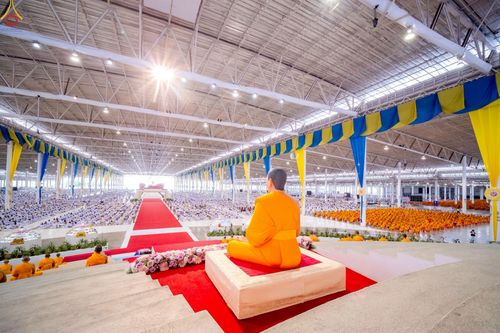 ภาพ No.227936:วันอาทิตย์ที่ 1 มิถุนายน พ.ศ. 2568 พิธีตักบาตร , พิธีบูชาข้าวพระ ณ วัดพระธรรมกาย จ.ปทุมธานี