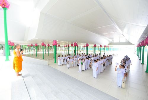 ภาพ No.242788:วันที่ 29-31 สิงหาคม พ.ศ. 2568 องค์กรภาคีเครือข่าย “บวร” (บ้าน-วัด-โรงเรียน-ราชการ) อ.คลองหลวง จัดบวชอุบาสิกาแก้ว ถวายพระราชกุศลแด่สมเด็จพระพันปีหลวง - กตัญญูบูชาแด่ผู้มีพระคุณ