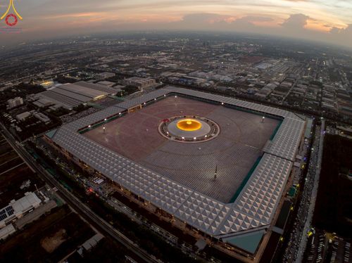 ภาพ No.219645:วันอังคารที่ 22 เมษายน พ.ศ. 2568 พิธีถวายมหาสังฆทานคณะสงฆ์ 40,000 กว่าวัดทั่วประเทศ เนื่องในวันคุ้มครองโลก ณ วัดพระธรรมกาย จ.ปทุมธานี