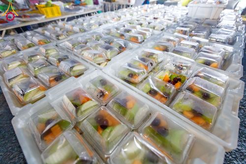 ภาพ No.201870:พิธีถวายภัตตาหารเป็นสังฆทาน แด่พระธรรมยาตรา ณ อนุสรณ์สถานบางปลา วัดบางปลา อำเภอบางเลน จังหวัดนครปฐม ในโครงการธรรมยาตรา กตัญญูบูชา มหาปูชนียาจารย์ พระมงคลเทพมุนี(สด จนฺทสโร) พระผู้ปราบมาร อนุสรณ์สถาน 7 แห่ง ปีที่ 13 วันที่ 26 มกราคม พ.ศ. 2568