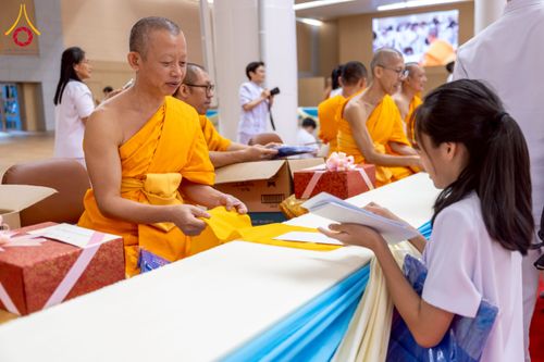 ภาพ No.232579:วันอาทิตย์ที่ 6 กรกฏาคม พ.ศ. 2568 พิธีมุทิตาสักการะพระครูสัญญาบัตร ปีพุทธศักราช 2568 ณ ห้องแก้วสารพัดนึก2 สภาธรรมกายสากล วัดพระธรรมกาย