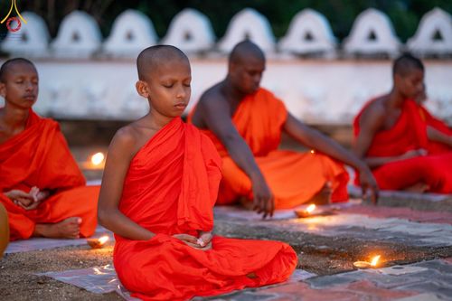 ภาพ No.141113:PhotoStory มหาศรัทธา ธรรมยาตราศรีลังกา EP.6 พิธีจุดวิสาขประทีป 6 วัด ถวายเป็น พุทธบูชา  โครงการสยาม-ลังกา ธรรมยาตรา  ฉลองเทศกาลวิสาขบูชาแห่งชาติ ศรีลังกา  บูชาธรรม 80 ปี หลวงพ่อธัมมชโย วันที่ 16 พฤษภาคม พ.ศ. 2567