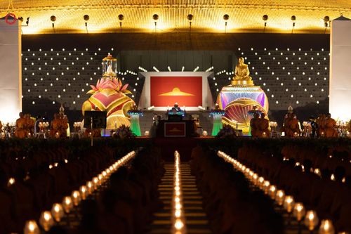 ภาพ No.204572:พิธีจุดประทีปถวายเป็นพุทธบูชา และบูชาธรรมมหาปูชนียาจารย์ ณ วัดพระธรรมกาย ตำบลคลองสาม อำเภอคลองหลวง จังหวัดปทุมธานี ในโครงการธรรมยาตรา กตัญญูบูชา มหาปูชนียาจารย์ พระมงคลเทพมุนี(สด จนฺทสโร) พระผู้ปราบมาร ปีที่ 13 วันที่ 31 มกราคม พ.ศ. 2568