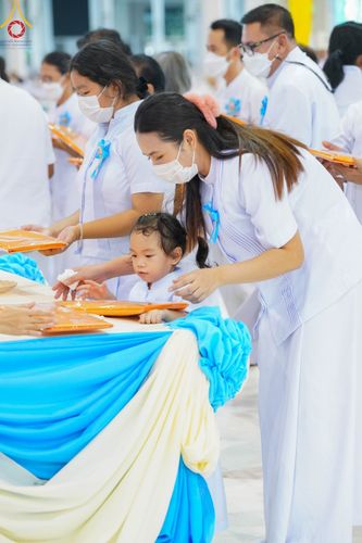 ภาพ No.99855:พิธีทอดผ้าป่า ต้นสมบัติจักรพรรดิ ในวันอาทิตย์ที่ 3 ธันวาคม พ.ศ. 2566 ณ สภาธรรมกายสากล วัดพระธรรมกาย จ.ปทุมธานี