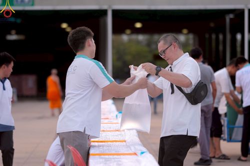 ภาพ No.218844:วันศุกร์ที่ 18 เมษายน พ.ศ. 2568 การเตรียมงานในลานธรรม , พระมหาธรรมกายเจดีย์ เพื่องานวันคุ้มครองโลก 22 เมษายน พ.ศ. 2568